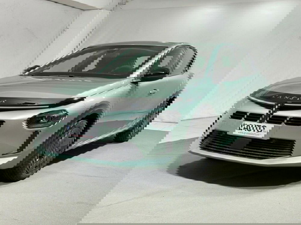 Lancia Ypsilon nuova a Sondrio