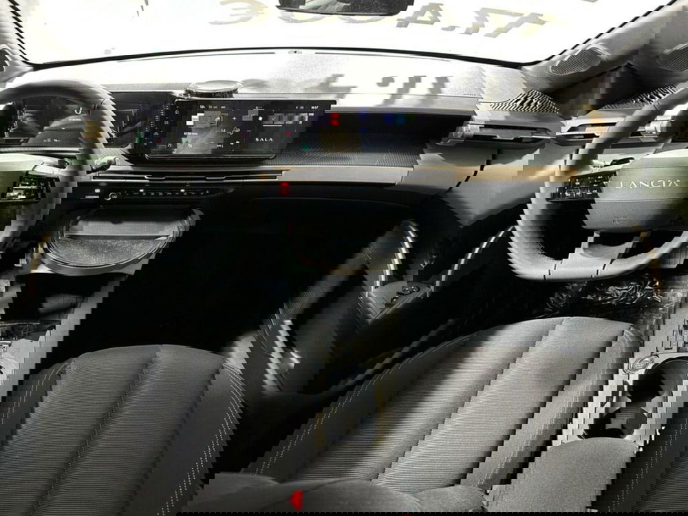 Lancia Ypsilon nuova a Sondrio (12)