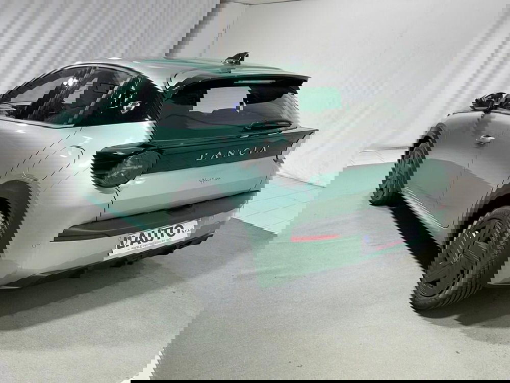 Lancia Ypsilon nuova a Sondrio (3)