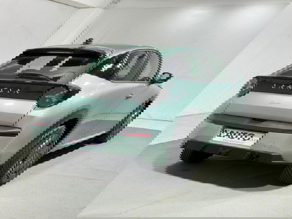 Lancia Ypsilon nuova a Sondrio (5)