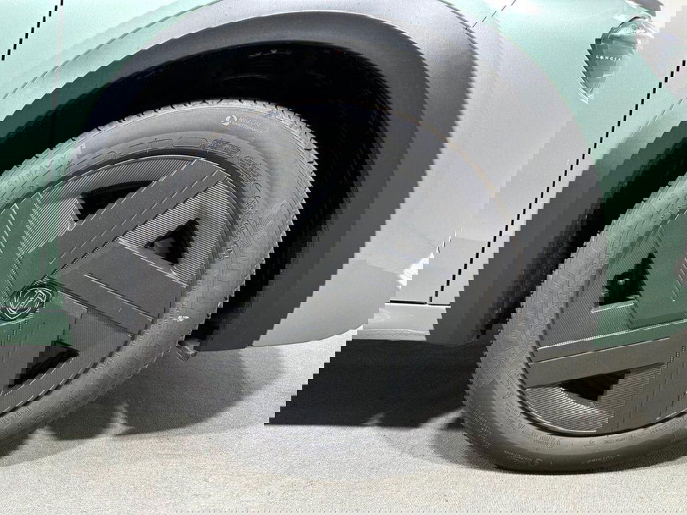 Lancia Ypsilon nuova a Sondrio (9)