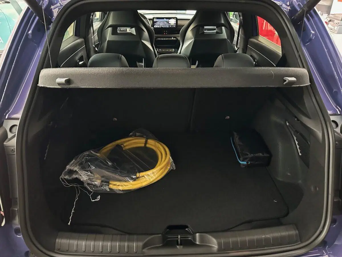 Abarth 600e nuova a Sondrio (15)