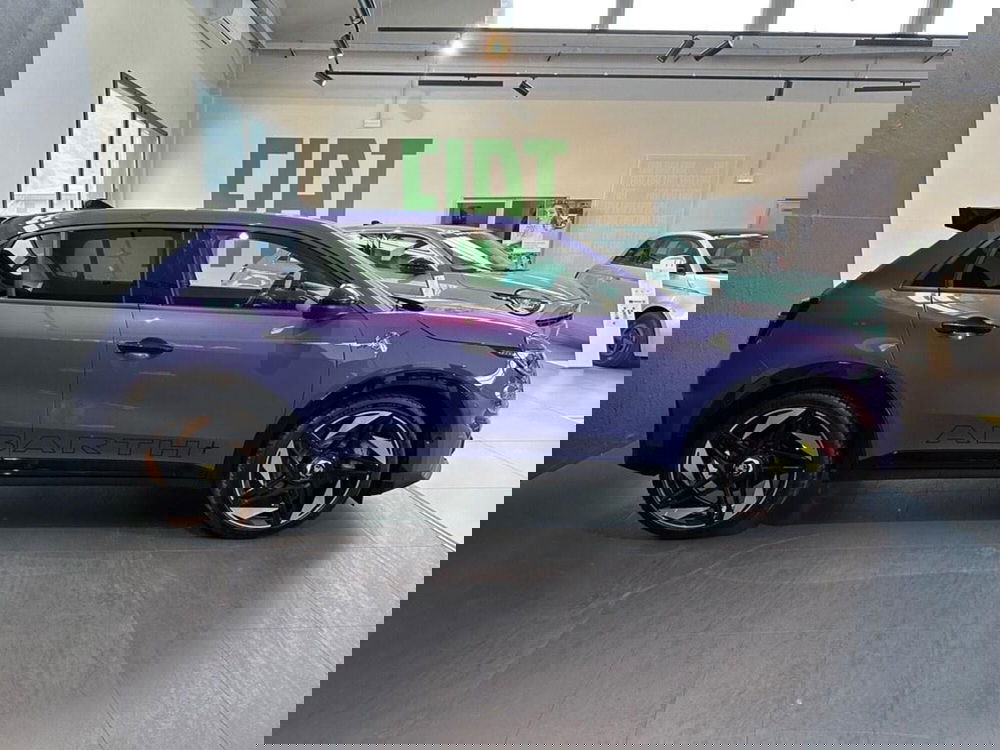 Abarth 600e nuova a Sondrio (6)