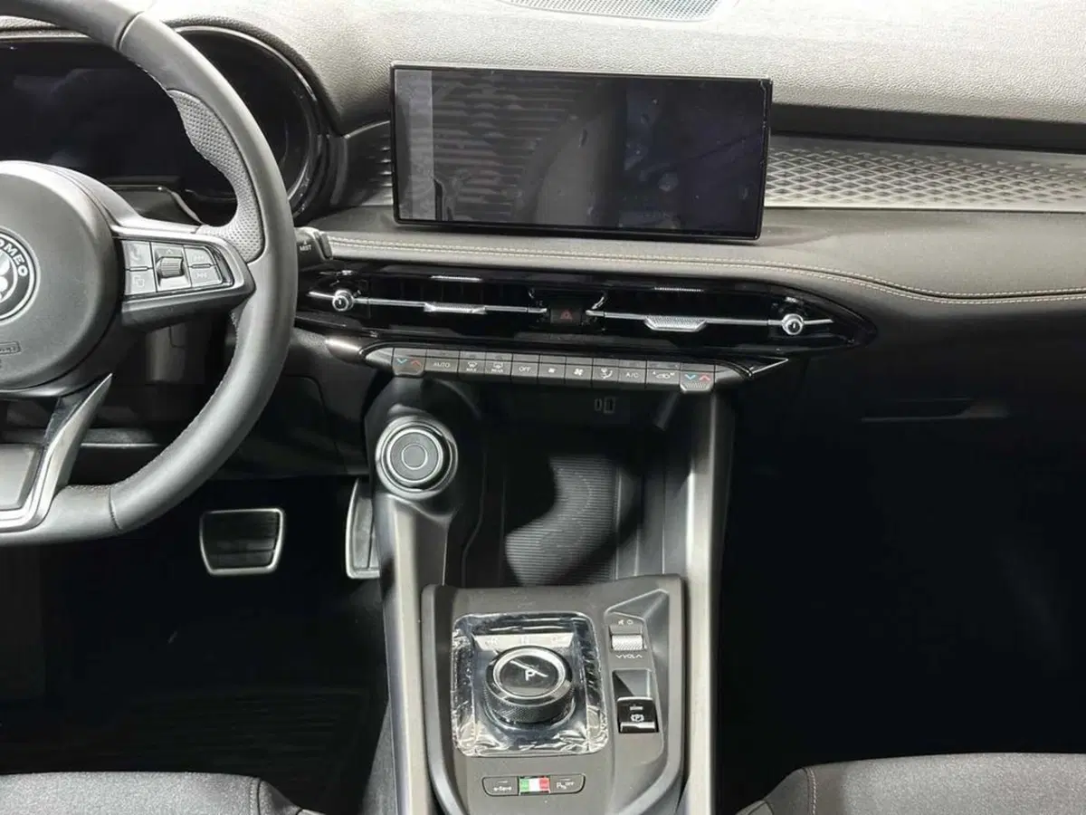 Alfa Romeo Tonale nuova a Sondrio (14)