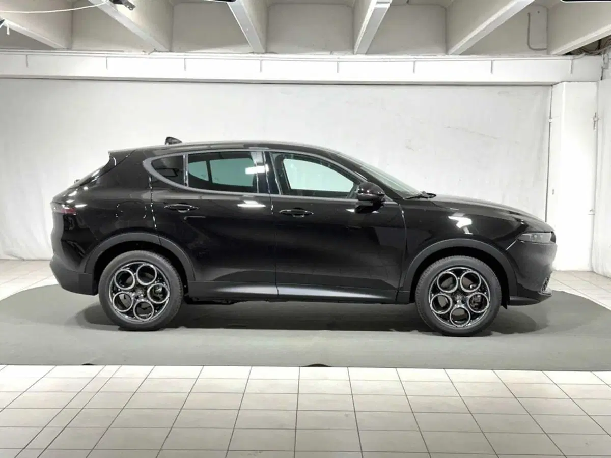 Alfa Romeo Tonale nuova a Sondrio (6)