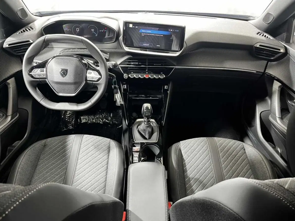 Peugeot 2008 nuova a Sondrio (12)