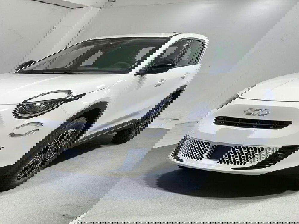 Fiat 600 nuova a Sondrio