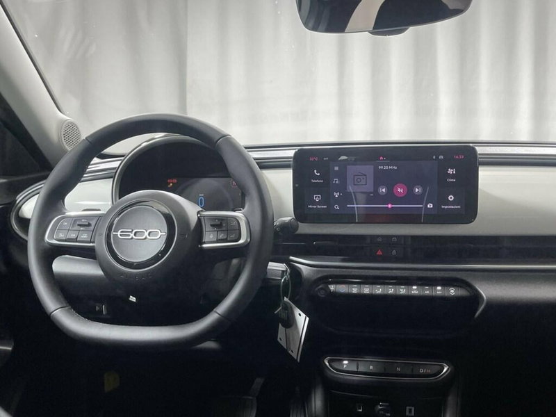 Fiat 600 nuova a Sondrio (14)