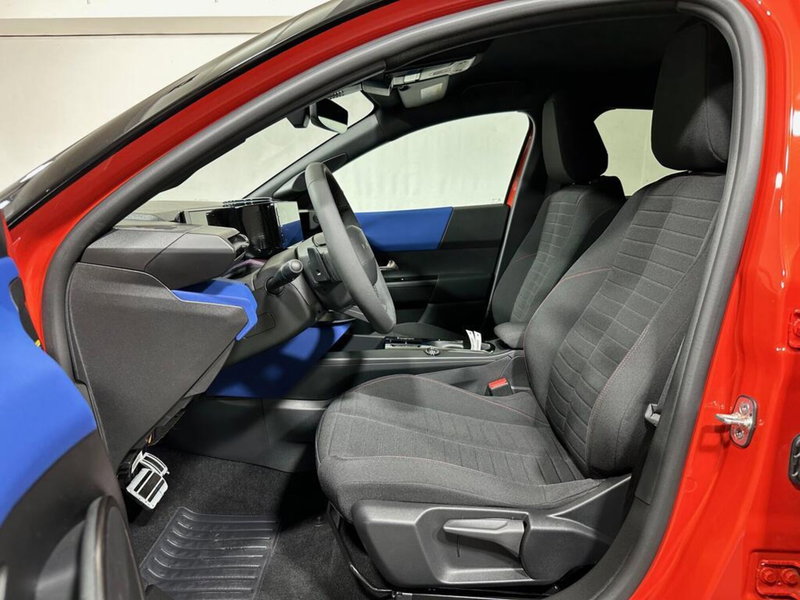 Lancia Ypsilon nuova a Sondrio (10)