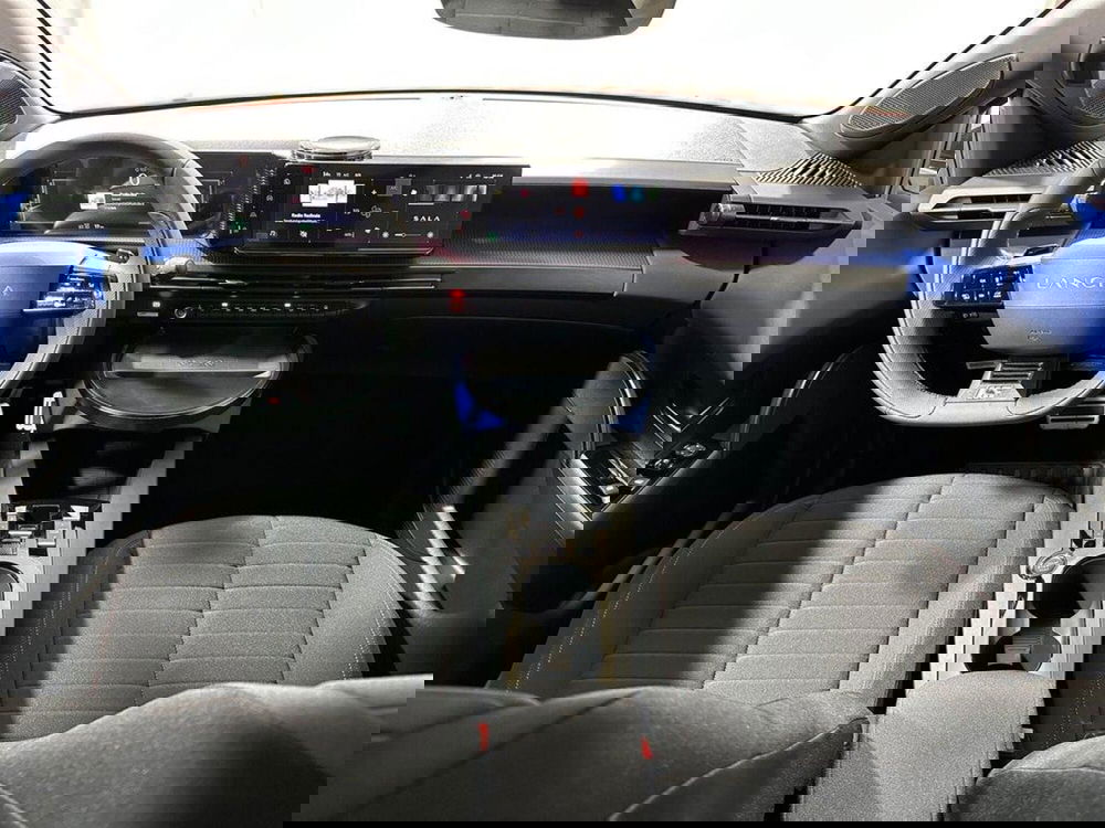 Lancia Ypsilon nuova a Sondrio (12)