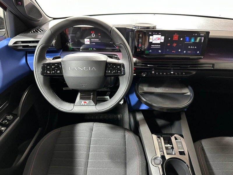 Lancia Ypsilon nuova a Sondrio (13)