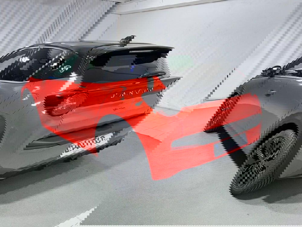 Lancia Ypsilon nuova a Sondrio (3)