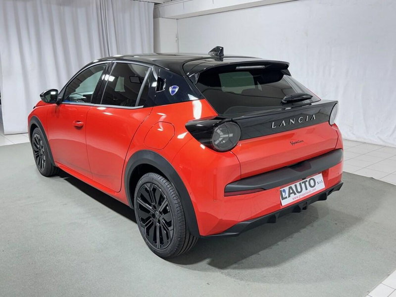 Lancia Ypsilon nuova a Sondrio (3)