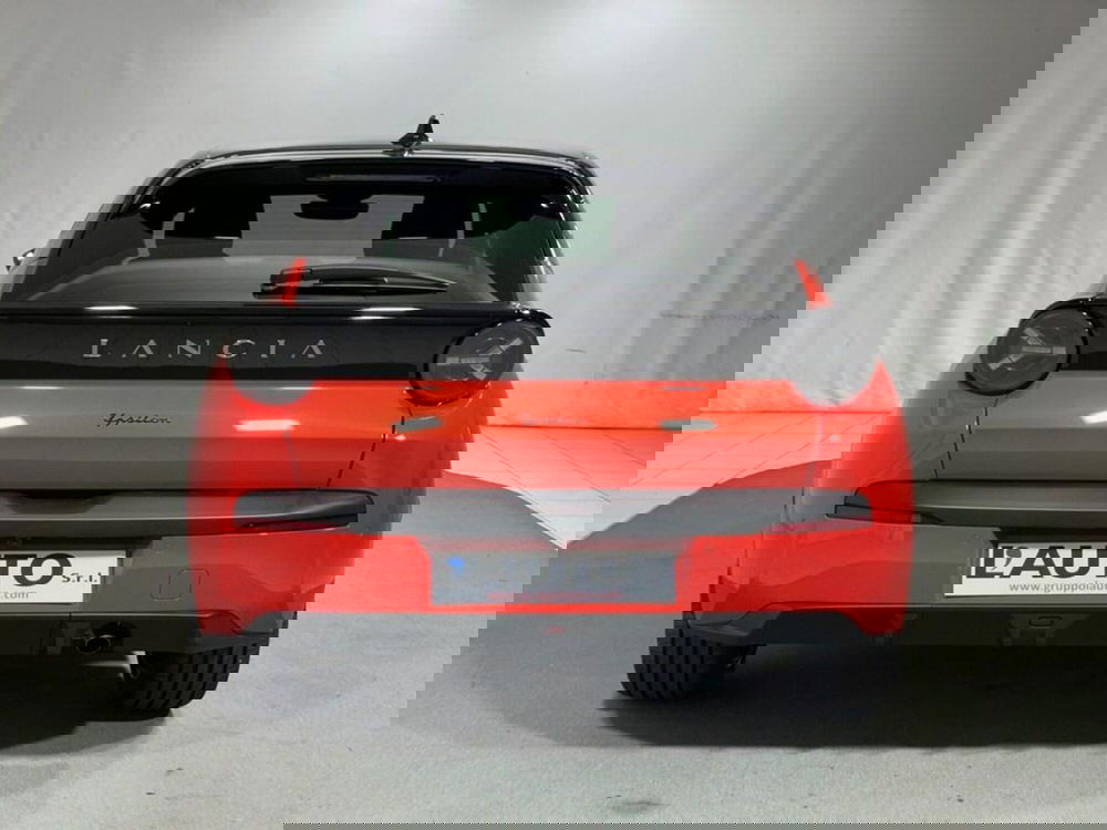 Lancia Ypsilon nuova a Sondrio (4)