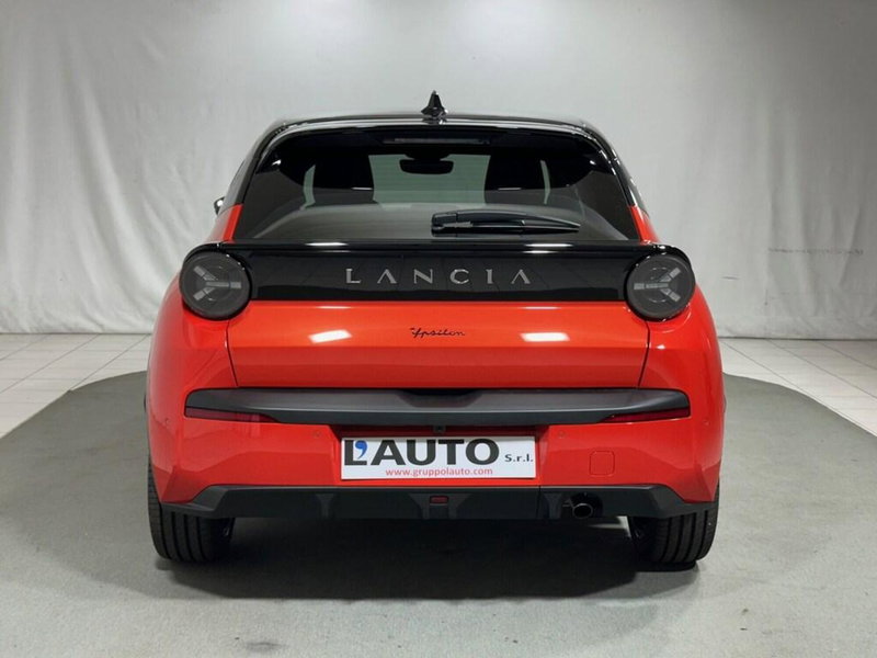 Lancia Ypsilon nuova a Sondrio (4)