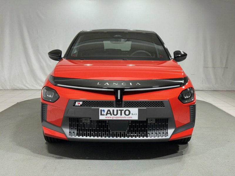 Lancia Ypsilon nuova a Sondrio (8)