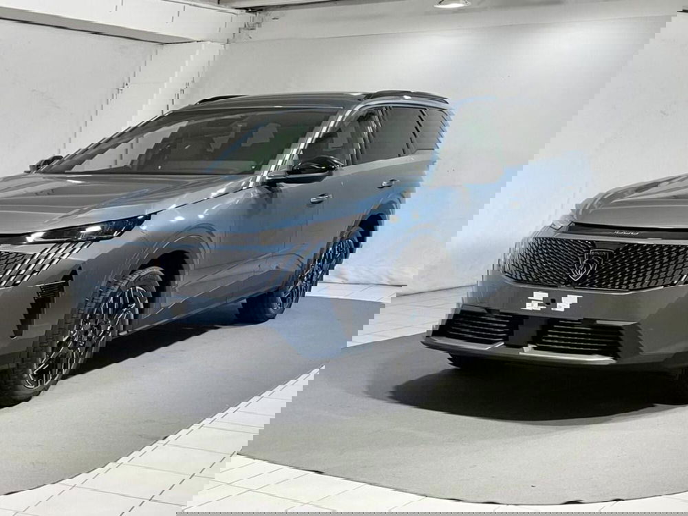 Peugeot 5008 nuova a Sondrio