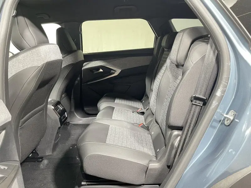 Peugeot 5008 nuova a Sondrio (11)