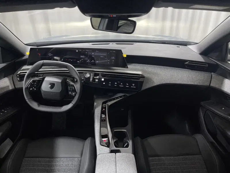 Peugeot 5008 nuova a Sondrio (12)