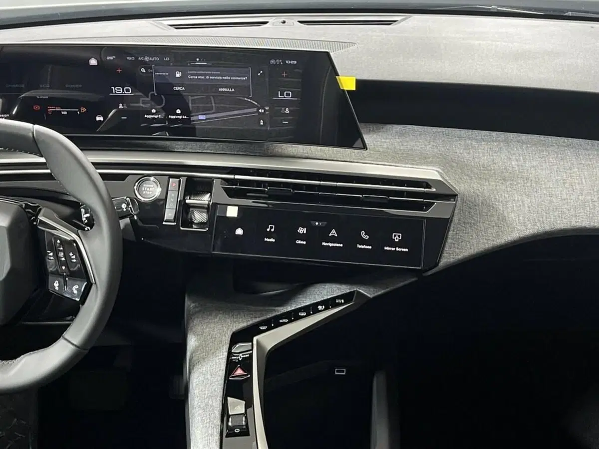 Peugeot 5008 nuova a Sondrio (13)