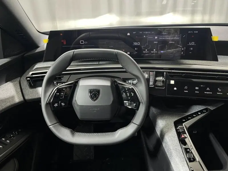 Peugeot 5008 nuova a Sondrio (14)