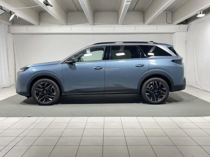 Peugeot 5008 nuova a Sondrio (2)