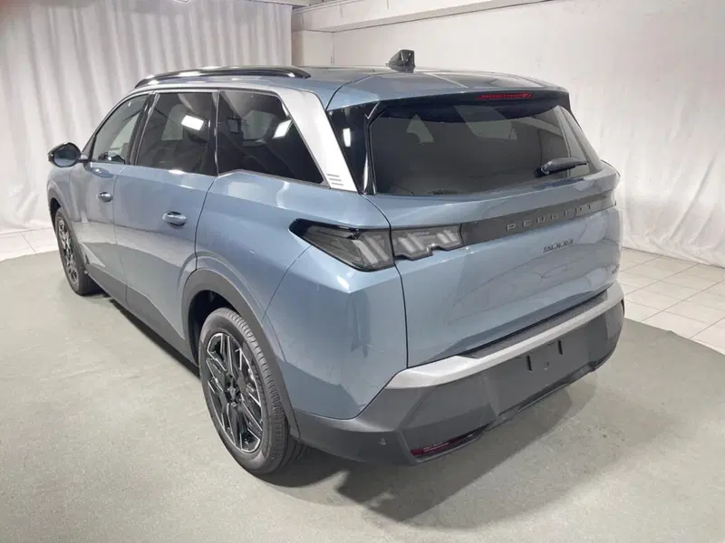 Peugeot 5008 nuova a Sondrio (3)
