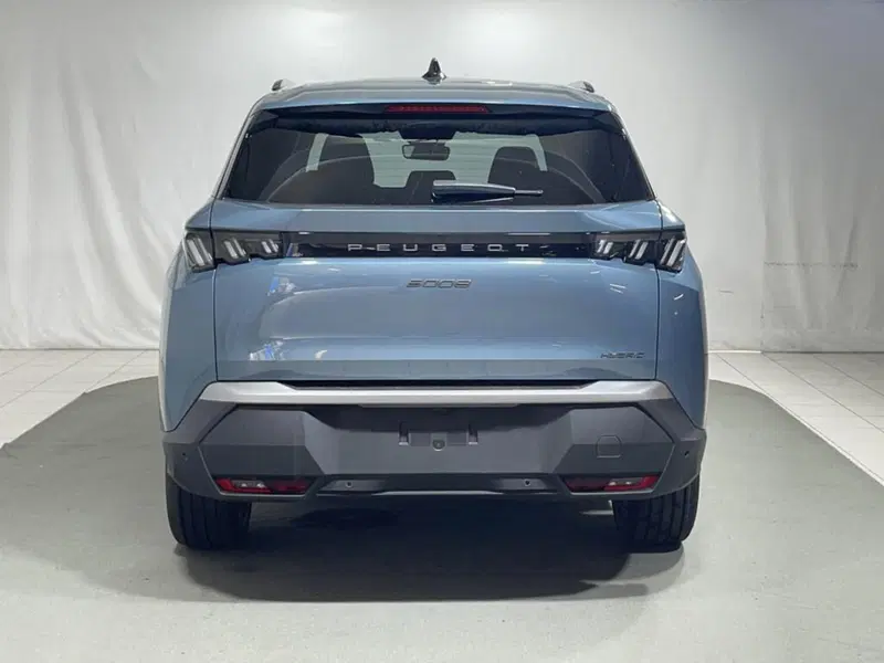 Peugeot 5008 nuova a Sondrio (4)