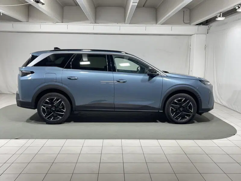 Peugeot 5008 nuova a Sondrio (6)