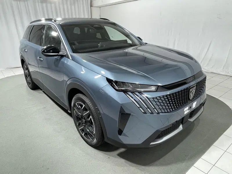 Peugeot 5008 nuova a Sondrio (7)