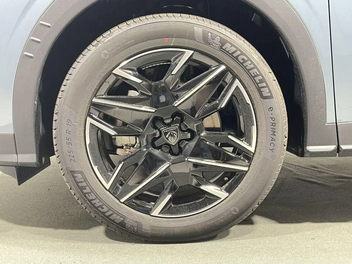 Peugeot 5008 nuova a Sondrio (9)