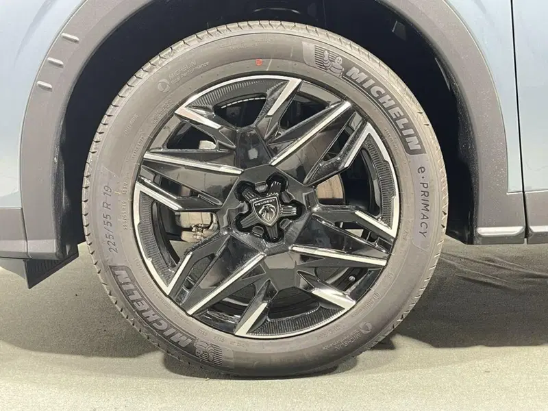 Peugeot 5008 nuova a Sondrio (9)