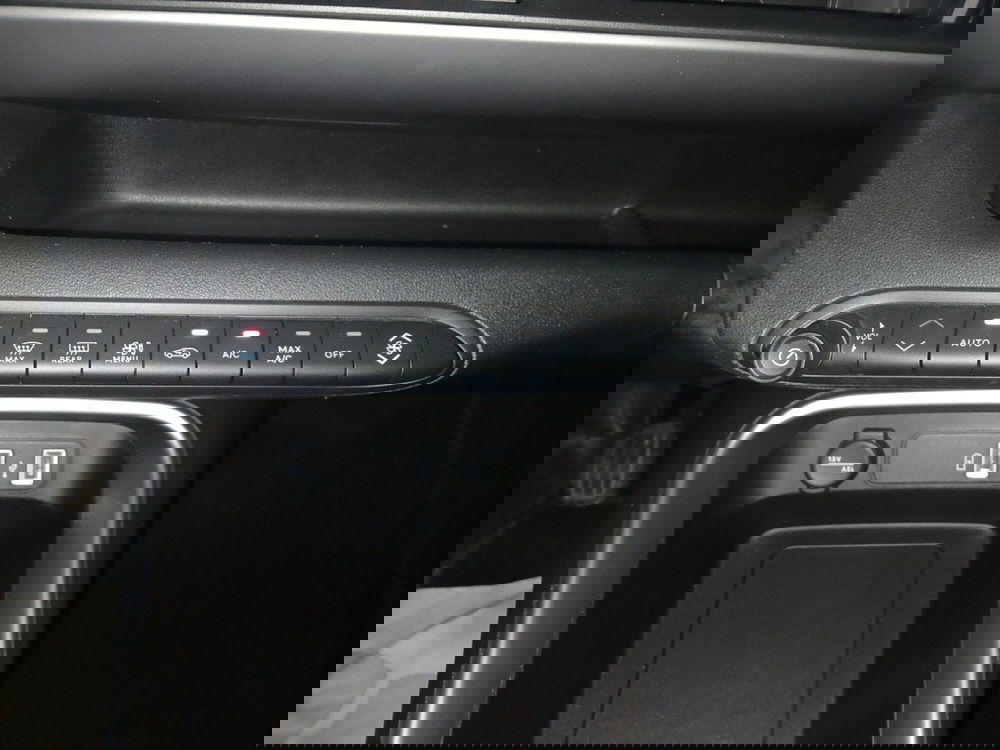 Jeep Avenger usata a Lecce (19)