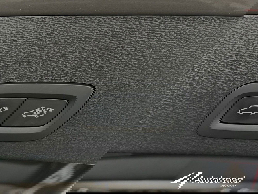 Volvo XC40 usata a Bari (11)