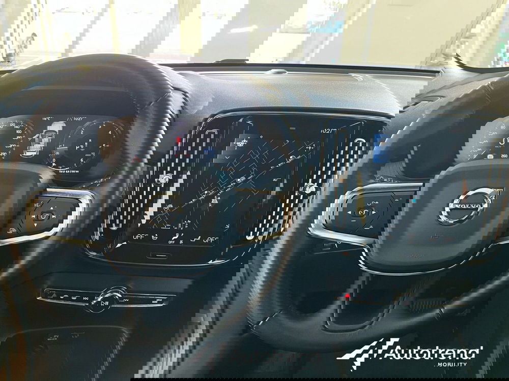 Volvo XC40 usata a Bari (5)