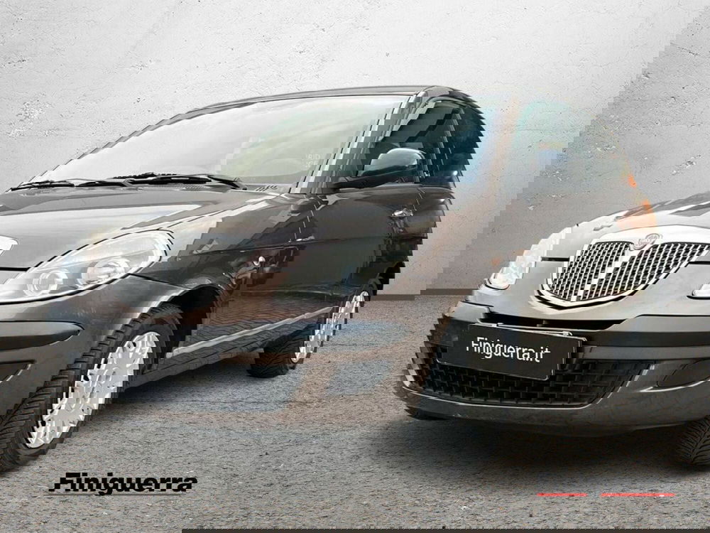 Lancia Ypsilon usata a Sondrio