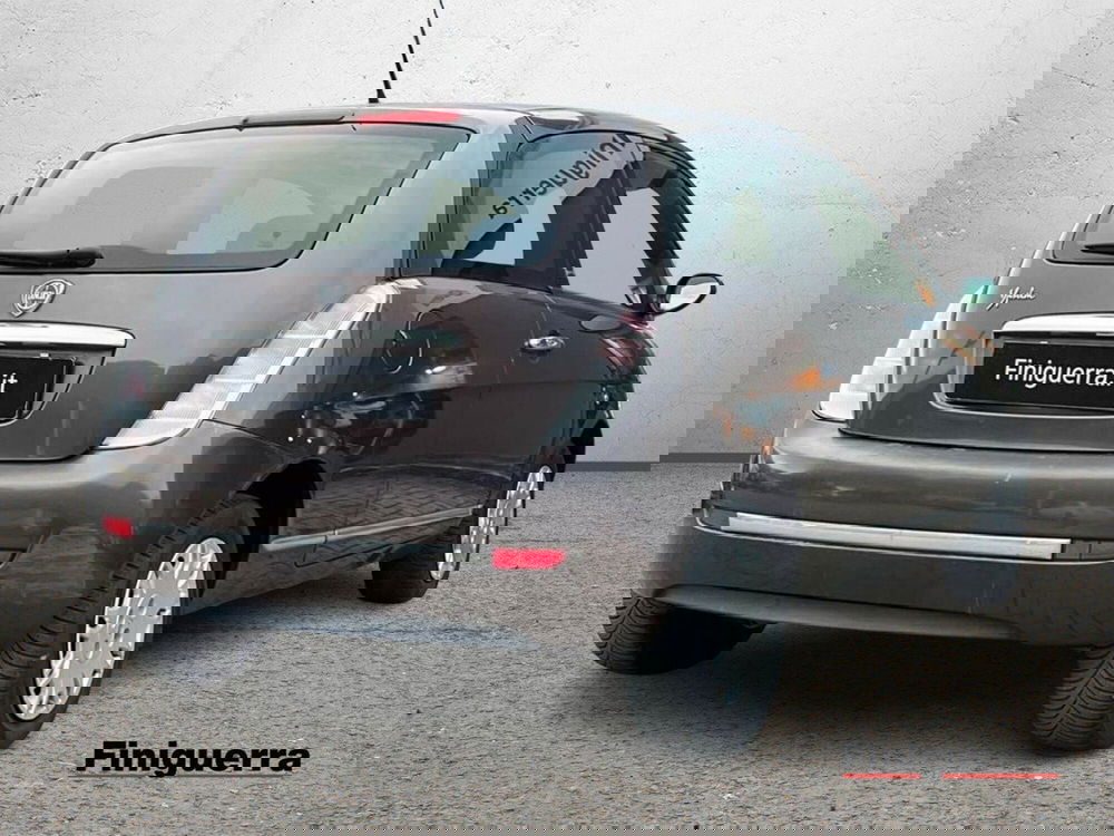 Lancia Ypsilon usata a Sondrio (4)