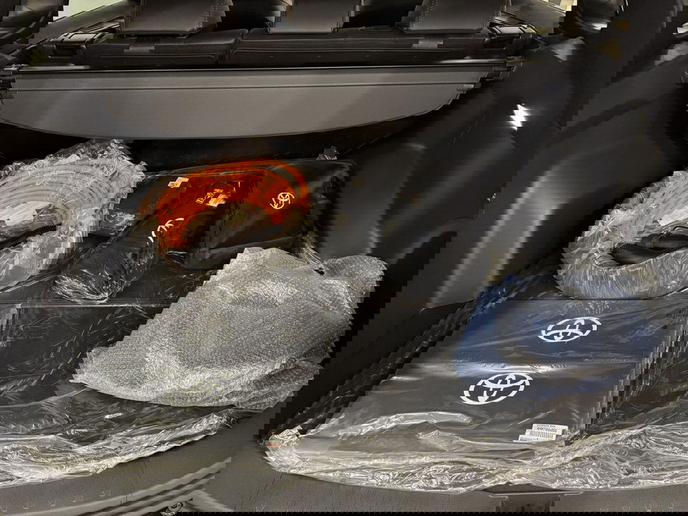 Toyota Rav4 nuova a Como (12)