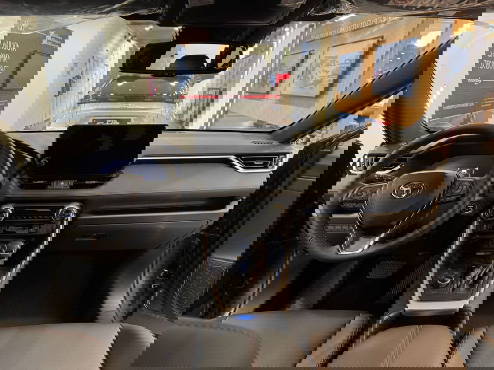 Toyota Rav4 nuova a Como (9)