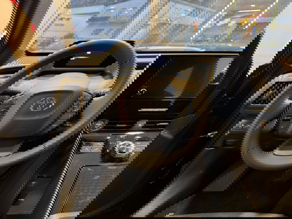 Toyota bZ4X nuova a Como (10)