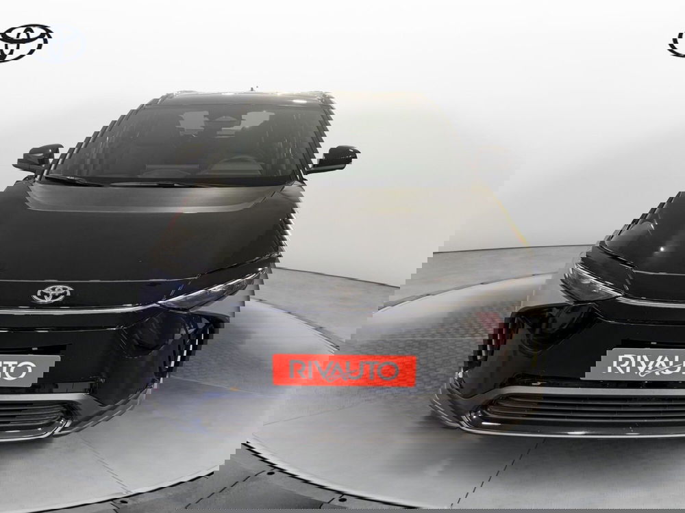 Toyota bZ4X nuova a Como (5)