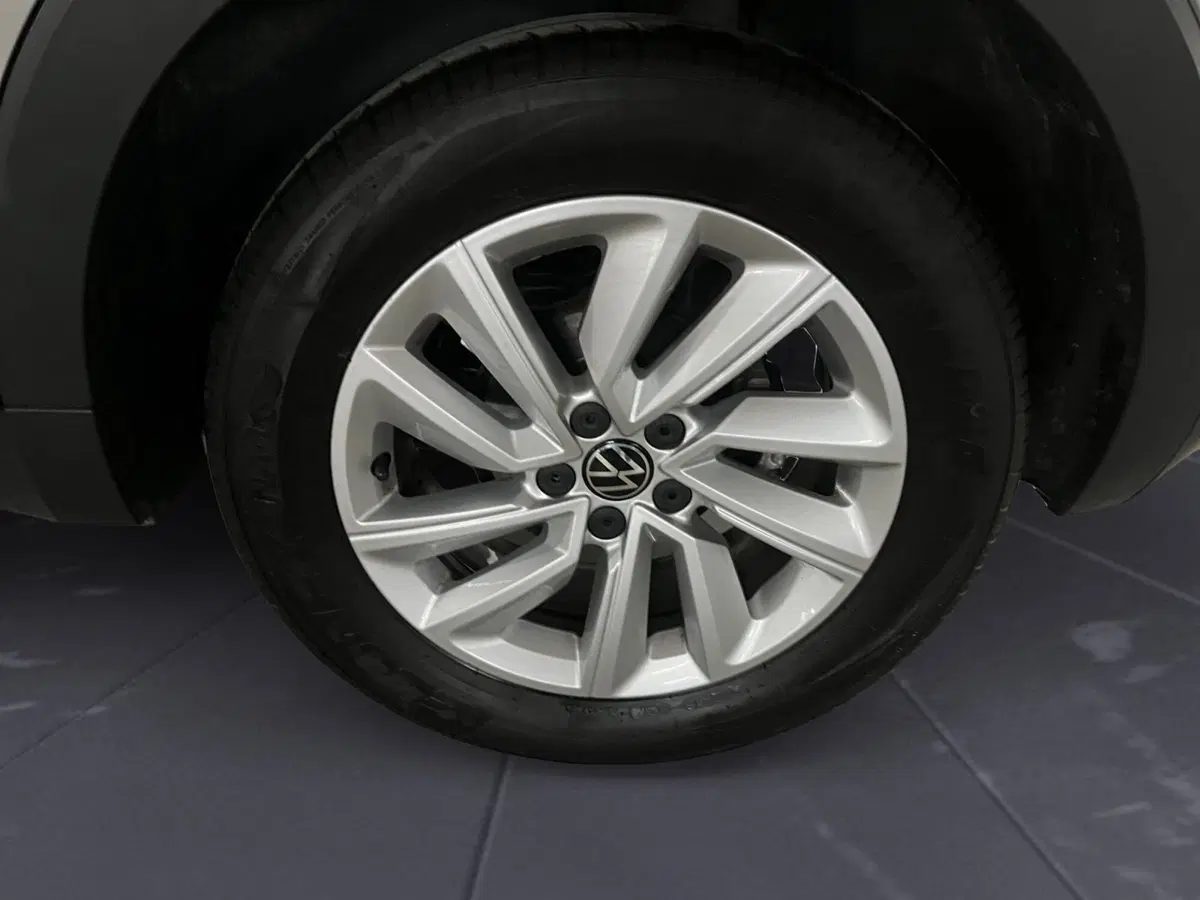Volkswagen T-Cross usata a Modena (13)