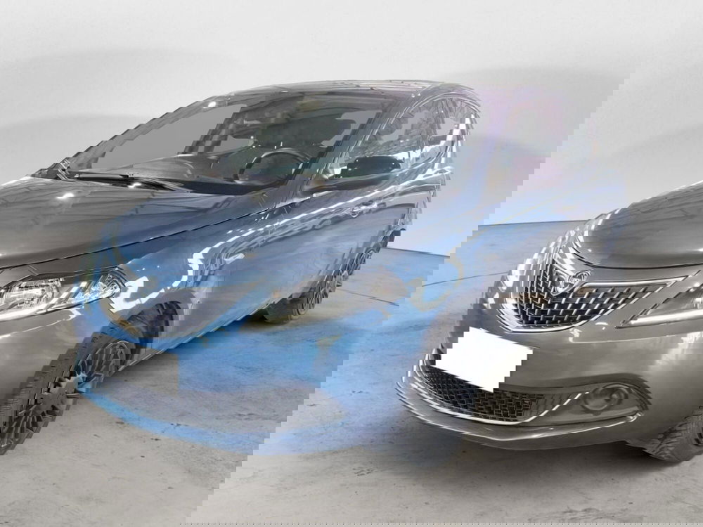 Lancia Ypsilon usata a Salerno