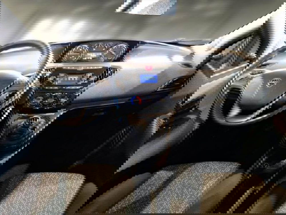 Lancia Ypsilon usata a Salerno (9)