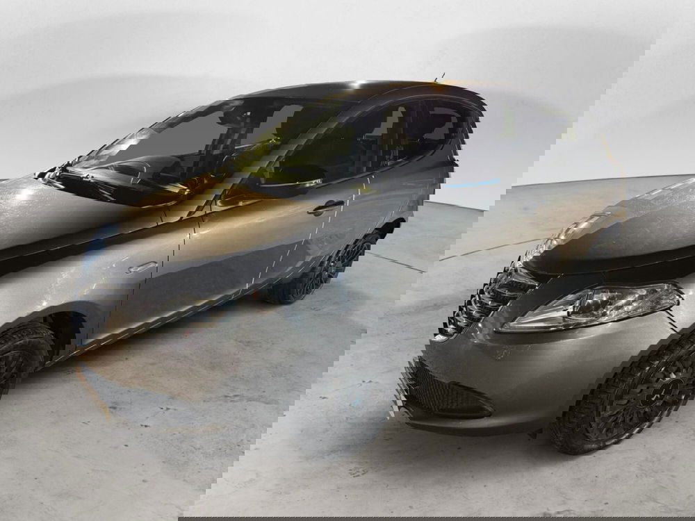 Lancia Ypsilon usata a Salerno