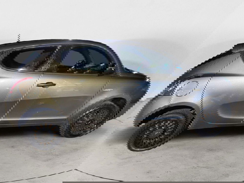 Lancia Ypsilon usata a Salerno (5)