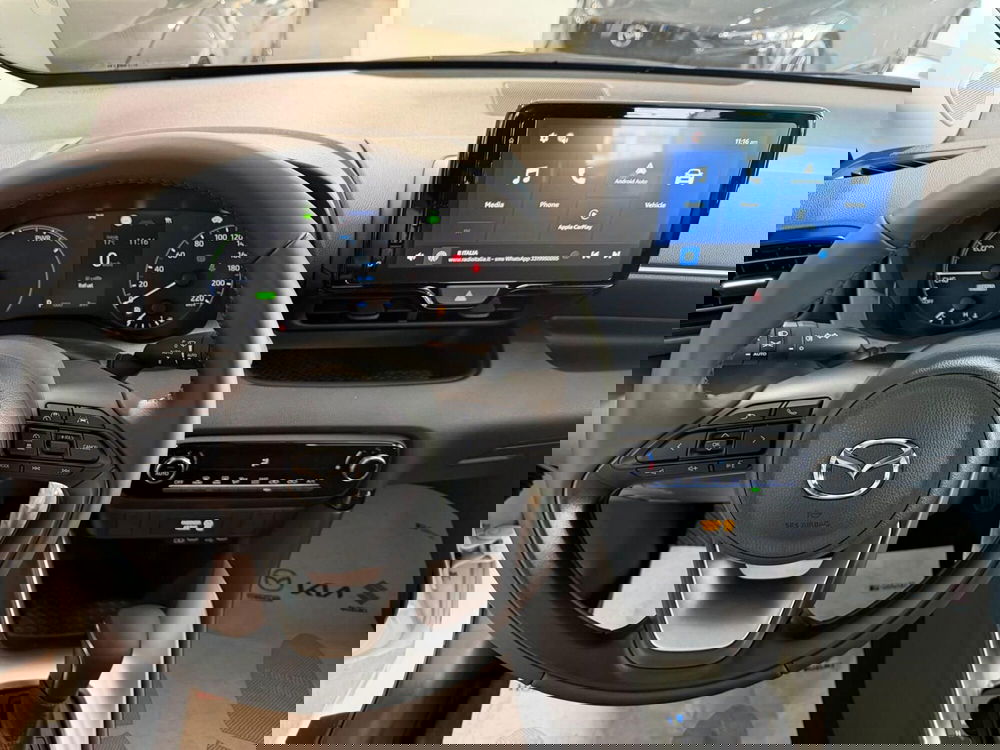 Mazda Mazda2 Hybrid nuova a Napoli (11)