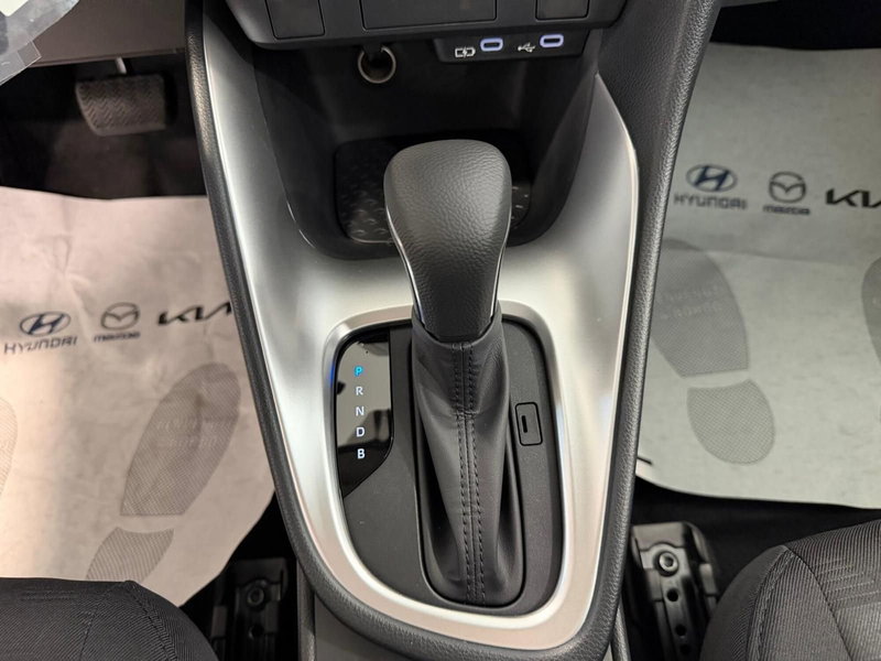 Mazda Mazda2 Hybrid nuova a Napoli (15)