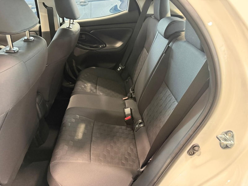 Mazda Mazda2 Hybrid nuova a Napoli (17)