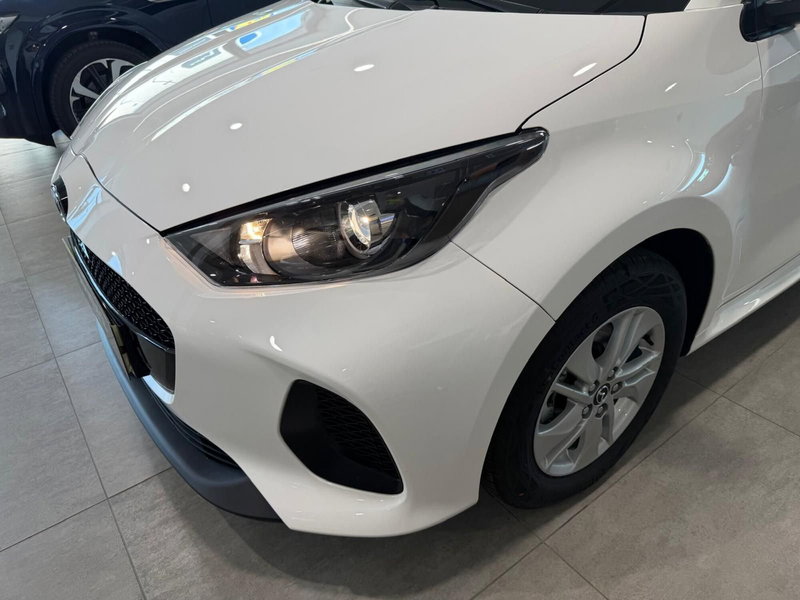 Mazda Mazda2 Hybrid nuova a Napoli (18)